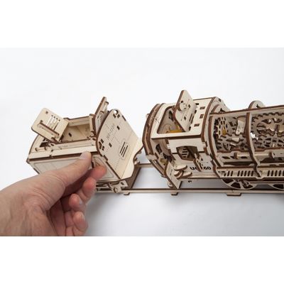 Ugears 3D dřevěné mechanické puzzle Parní lokomotiva 4-6-0 s tendrem